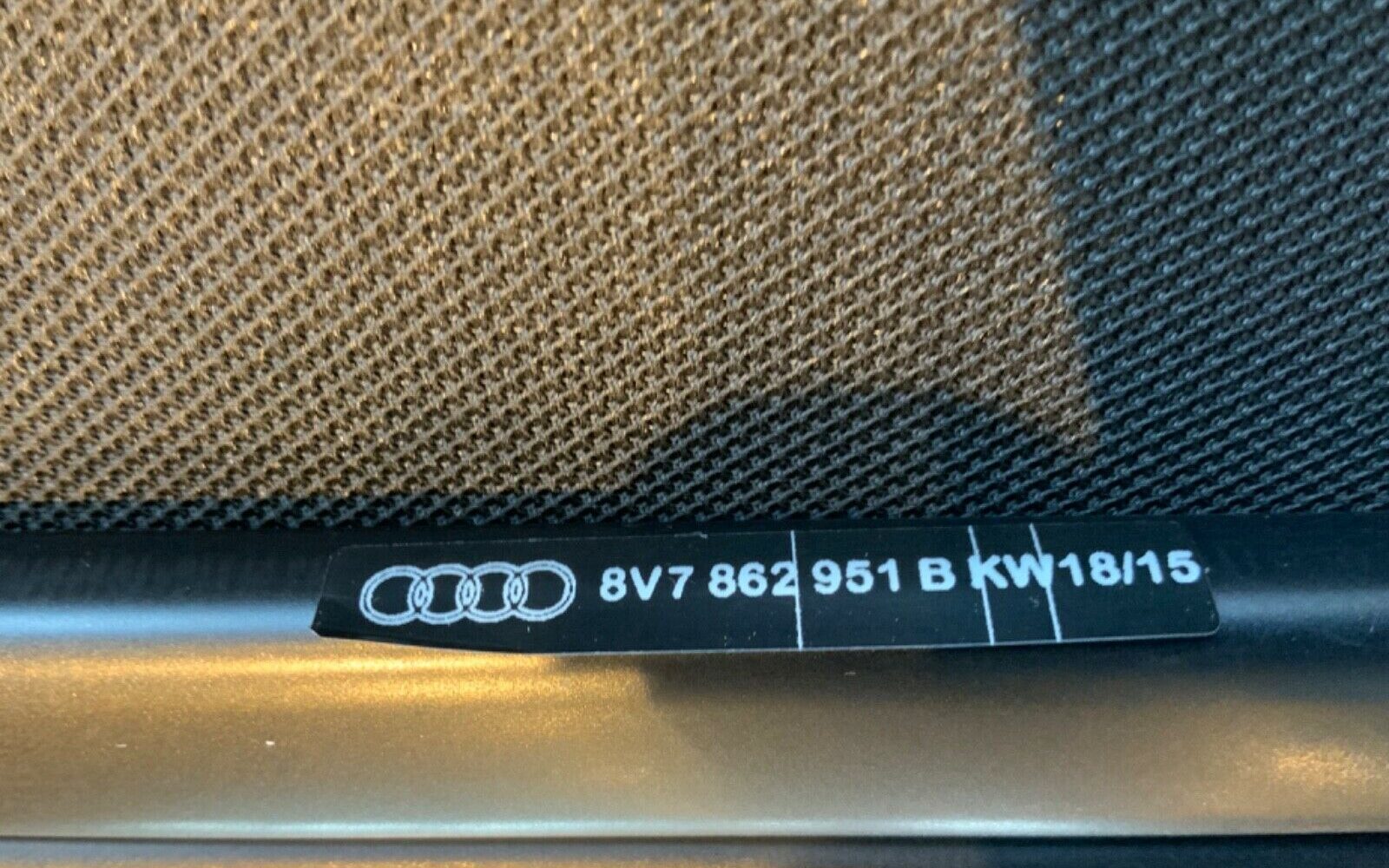 Audi A3 8V Convertible Wind Deflector & Bag