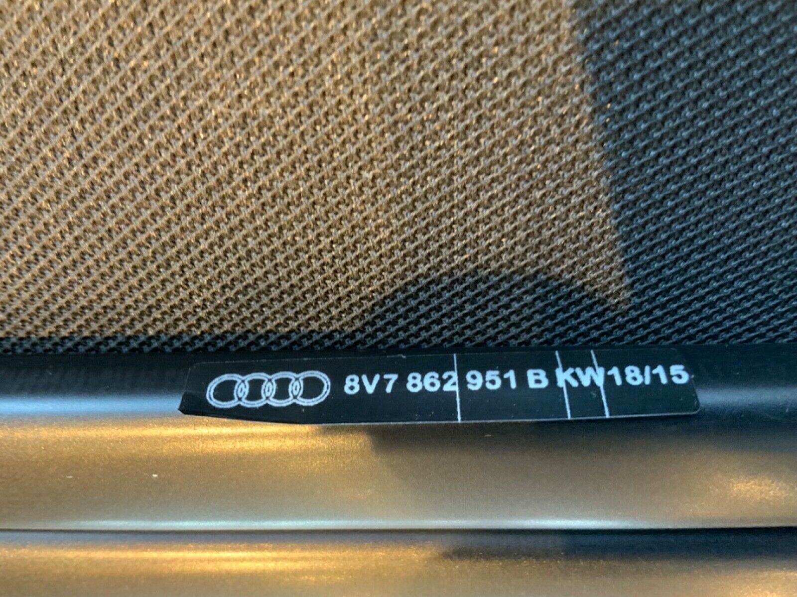 Audi A3 8V Convertible Wind Deflector & Bag